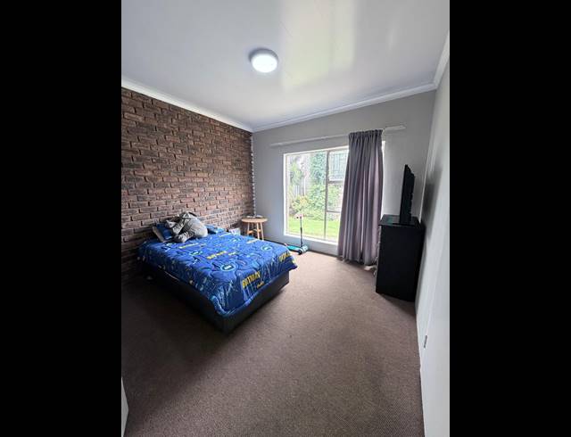 4 BEDROOM FREESTANDING FOR SALE IN SUNAIR PARK